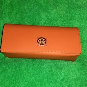 🌟Tory Burch large glasses case and cloth bag